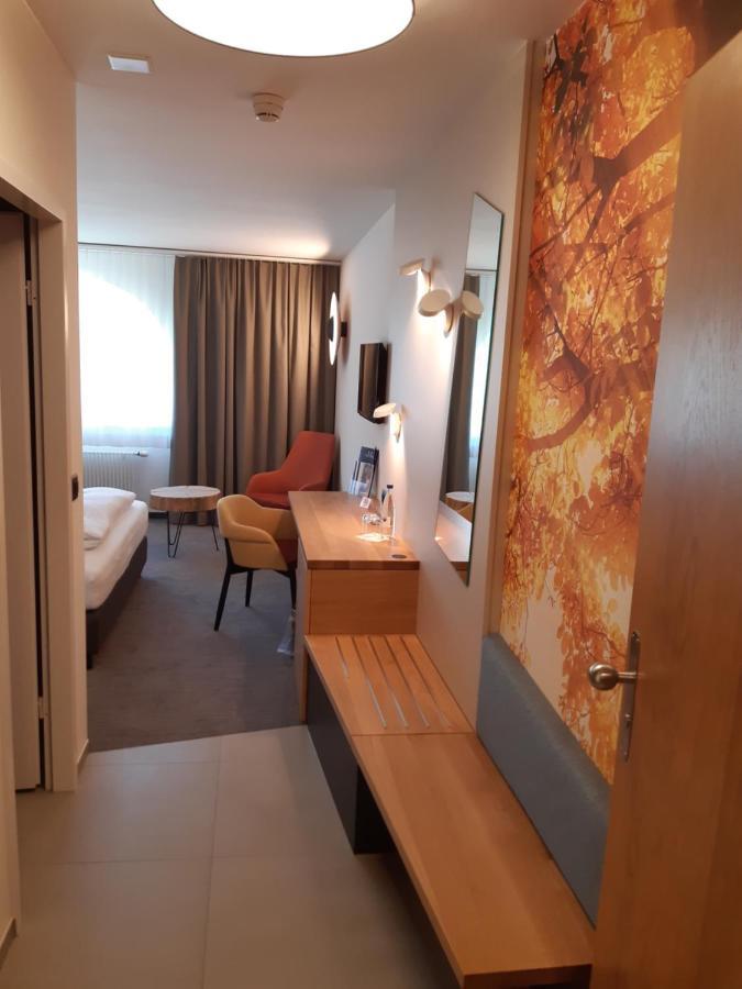 Hotel Urs Und Viktor Bettlach ภายนอก รูปภาพ