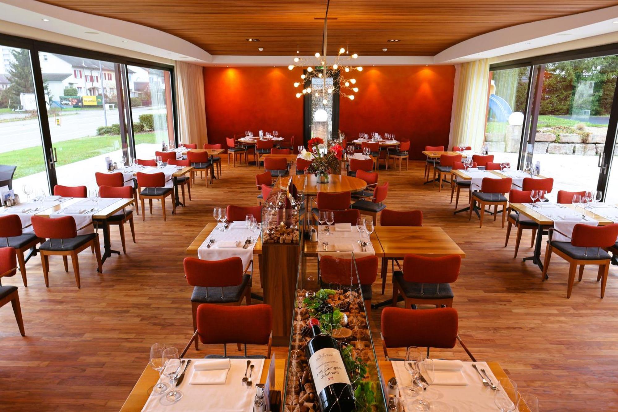 Hotel Urs Und Viktor Bettlach ภายนอก รูปภาพ