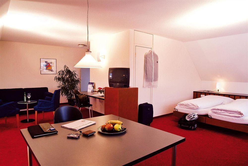 Hotel Urs Und Viktor Bettlach ห้อง รูปภาพ