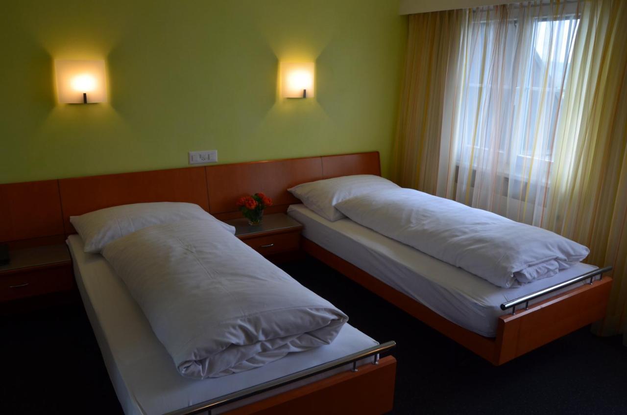 Hotel Urs Und Viktor Bettlach ห้อง รูปภาพ